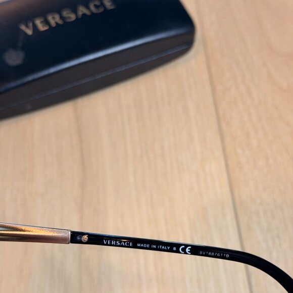 Versace Medusa Cat-eye Sunglasses - Picture 3 of 5